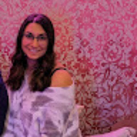 Meet your Posher, Alyssa - Picture 1 of 1